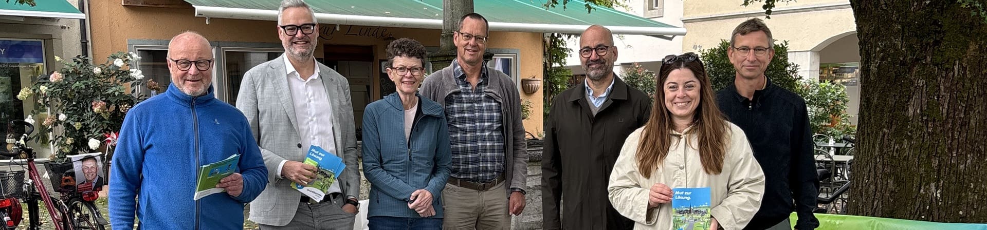 GLP Mitglieder an einer Standaktion in Zofingen